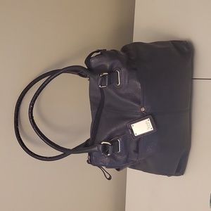 Tignanello beautiful leather shoulder bag purse